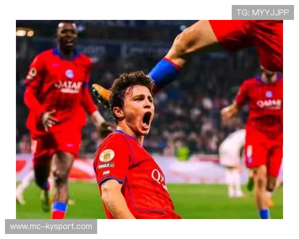 巴黎圣日耳曼中场抢断后迅速推进