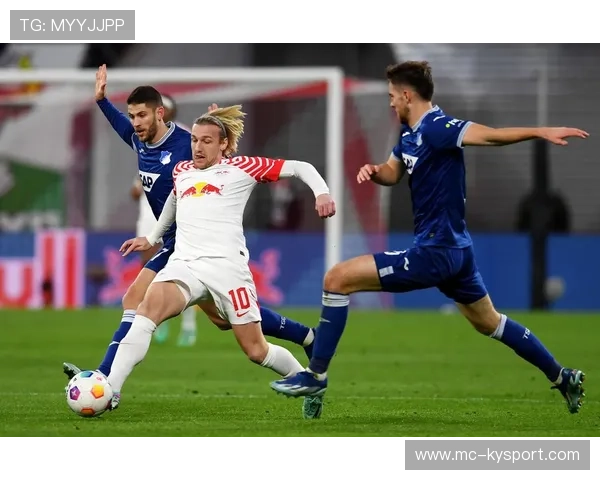 德甲莱比锡中场链路通畅，反击形成多次良机｜战术解码